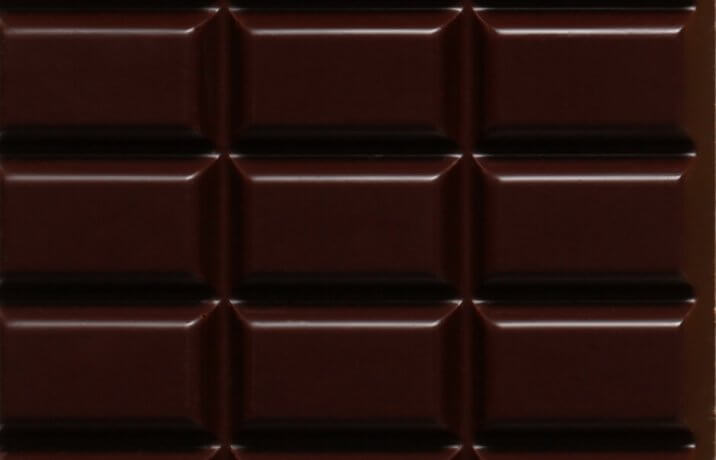 Táblás étcsoki részlet